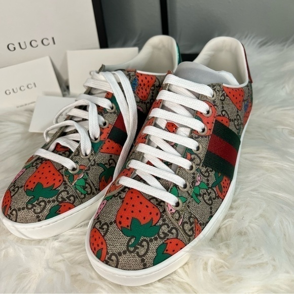 Authentic Gucci Ace Strawberry Sneakers sz 36.5 NIB - Picture 5 of 17